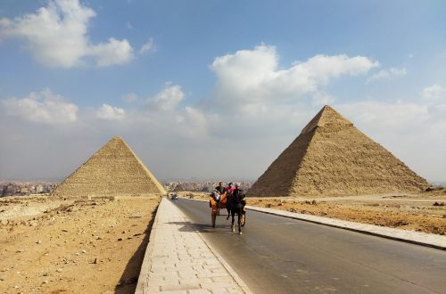 Mısır Piramitlerinde at arabaları