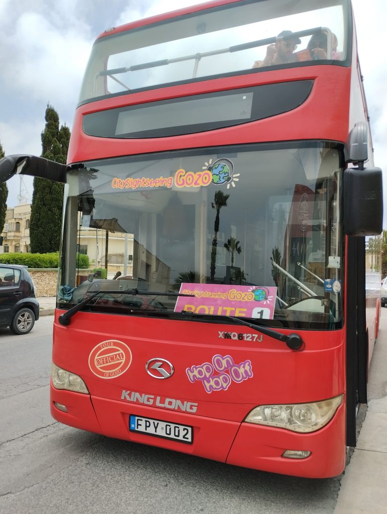Gozo Hop On Hop Off otobüsü