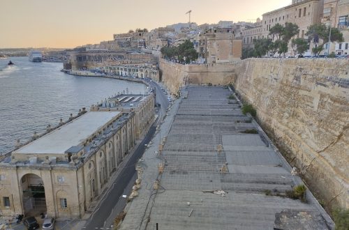 Valletta'da Lower Barrakka manzarası