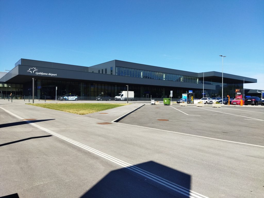Ljubljana Havaalanı terminal binası, Slovenya