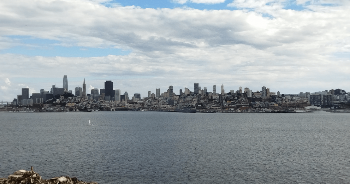 Alcatraz'dan San Francisco manzarası