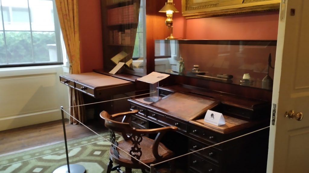 Charles Dickens çalışma masası, Londra, Birleşik Krallık