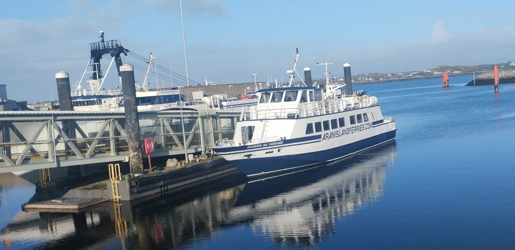Inis Mór feribotu, Rossaveel, İrlanda
